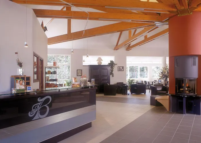 Restaurant La Vallee Noble, Proche Eguisheim Colmar ホテル