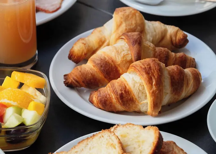 Restaurant La Vallee Noble, Proche Eguisheim Colmar ホテル